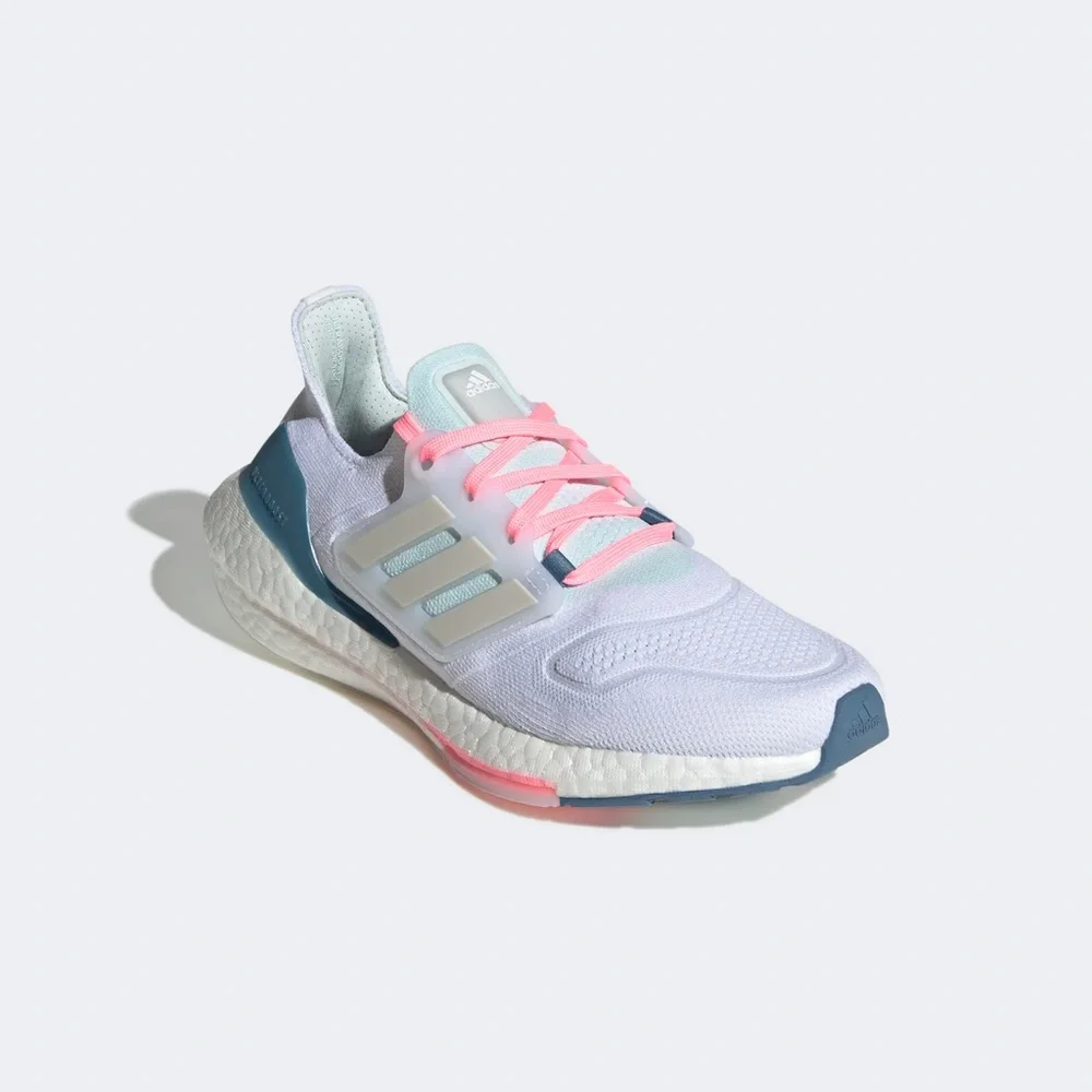 [NEW] Women's adidas UltraBoost 22 Shoes GX5929‎